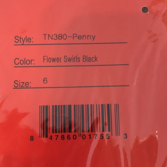 Tracy Negoshian Shorts - Picture 4 of 6